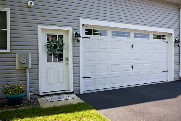 24/7 Emergency Garage Door Roller Replacement experts in Simpson County County, MS